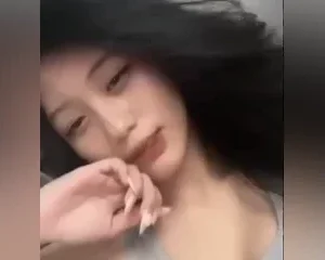 Lộ clip tiktok 10hnguroi tâm sự đêm khuya cùng bạn trai